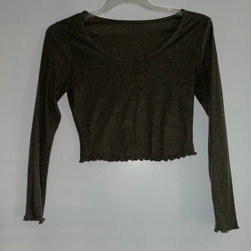 cropped henley with lettuce trim - Picture 1 of 1